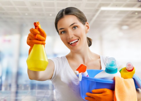 Local deep cleaning team preparing a W14 property