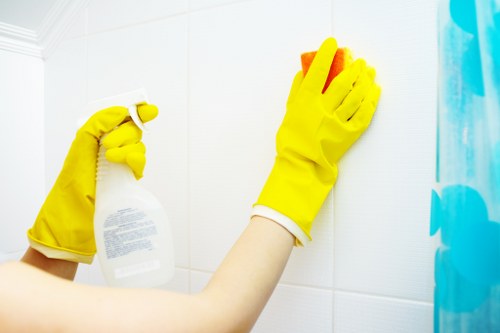 End of tenancy cleaning checklist and preparation for a W14 move-out