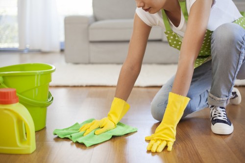 Detailed kitchen and bathroom end-of-tenancy cleaning in W14